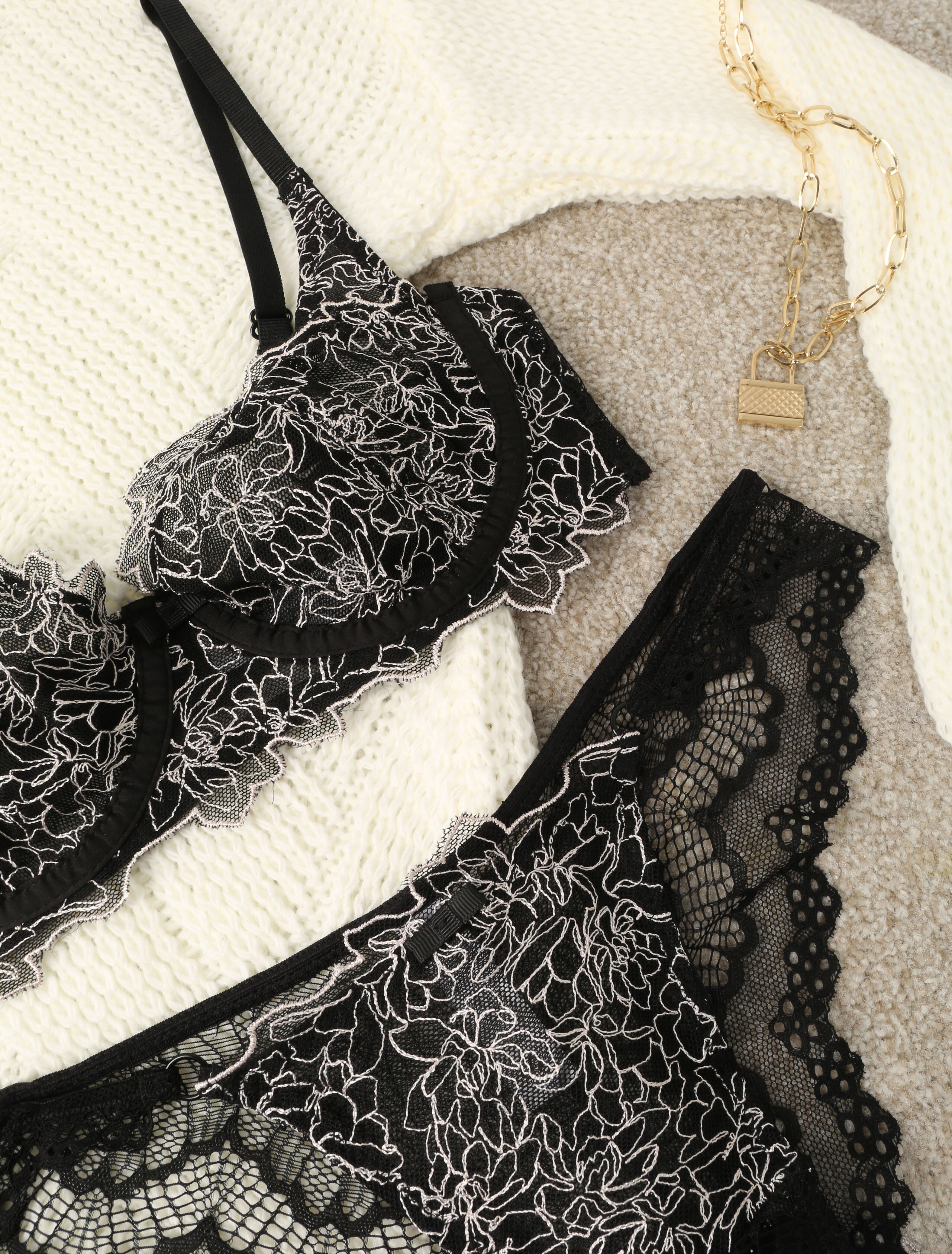 Ensemble en dentelle contrastant - Noir - 3