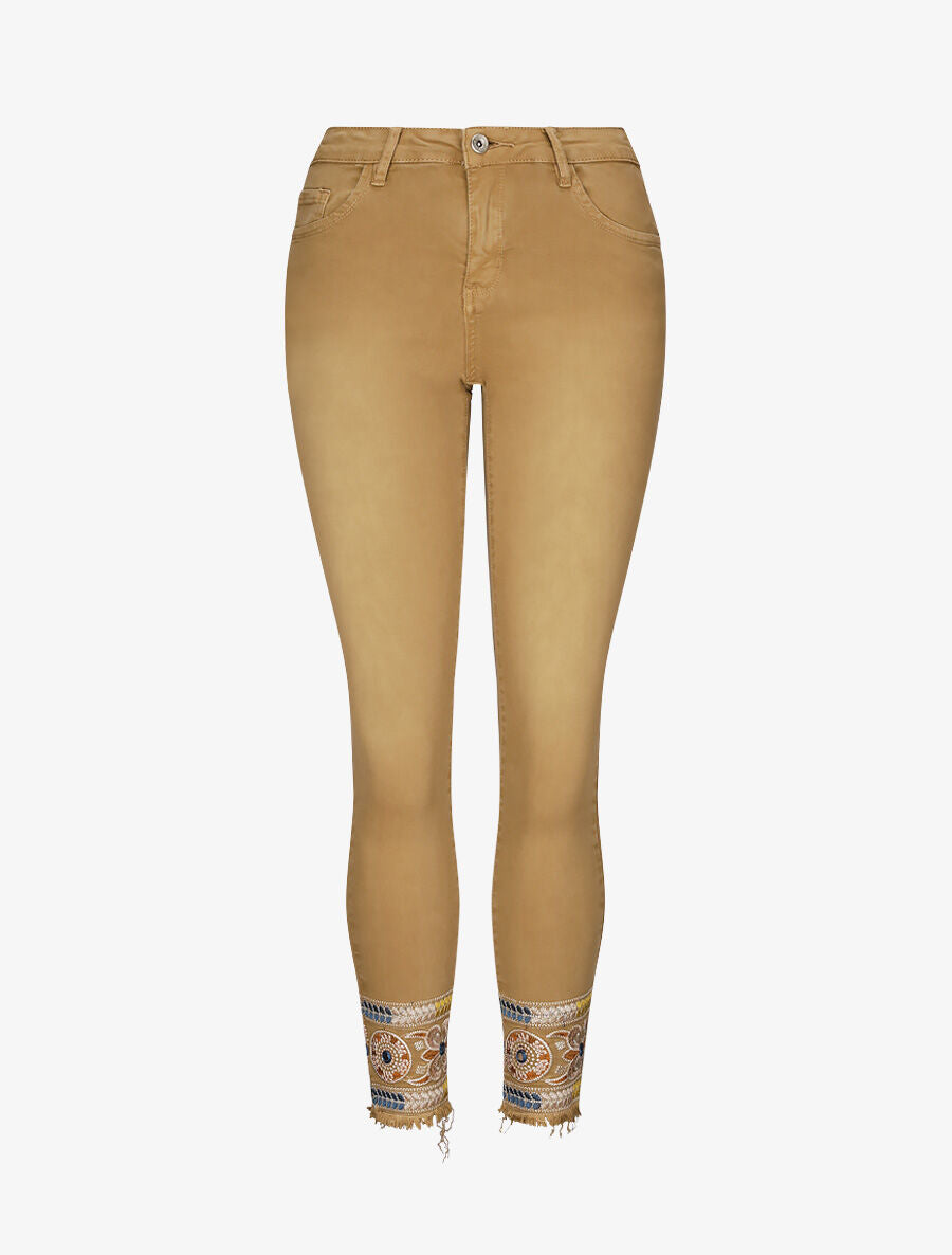 Jean 7/8 à bords coupe franche et ornés de broderies - Camel - 4