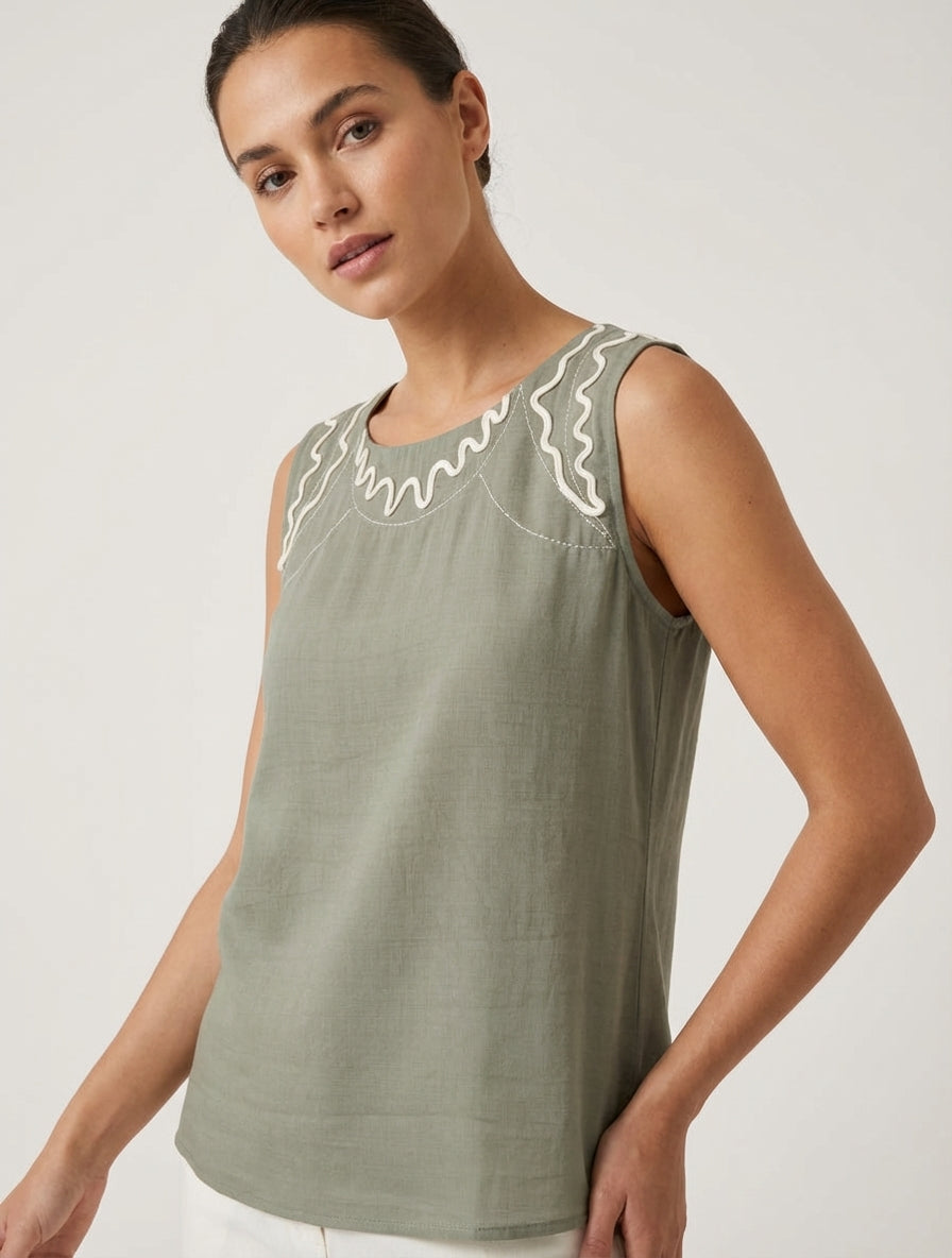 Top met golvende borduursels. - Kaki