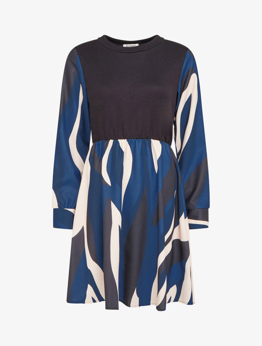 Halflange skaterjurk met grafische print. - Marine