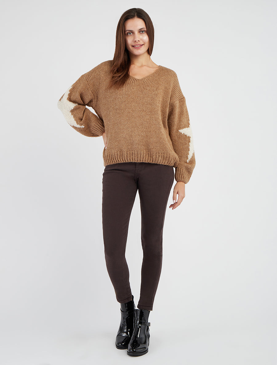 Effen gebreide trui met sterrenmotief - Kameel