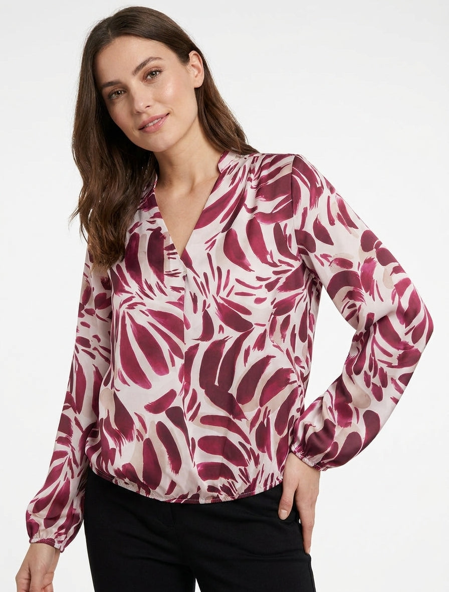 Satijnen top met abstracte print - Pruim