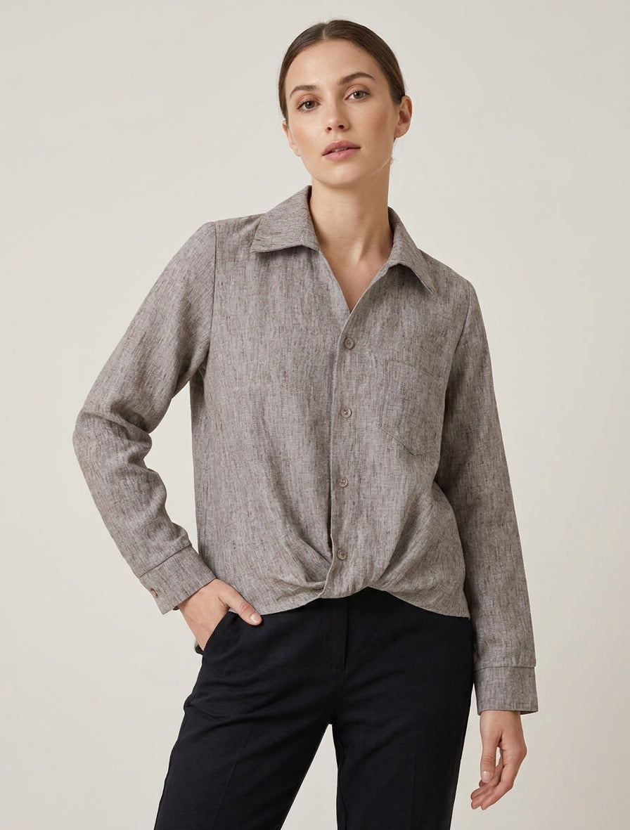 Ruime blouse met lange mouwen en opgestikte zak. - Mol