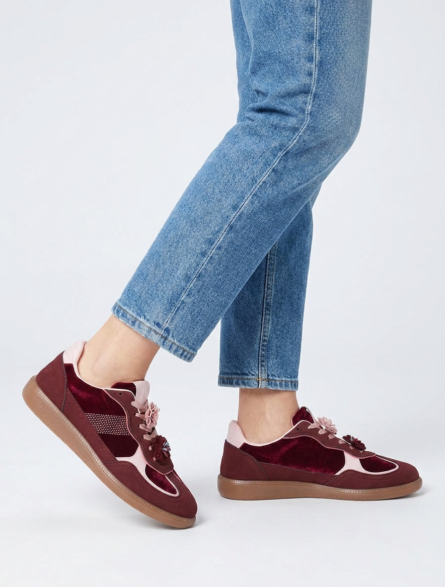 Sneakers met fluwelen inzetstukken - Wijnrood