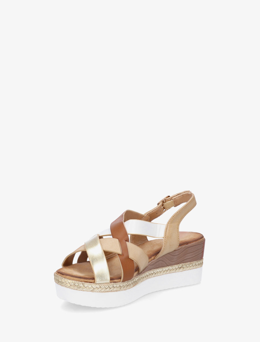 Sleehak sandalen met gekruiste bandjes - Kameel
