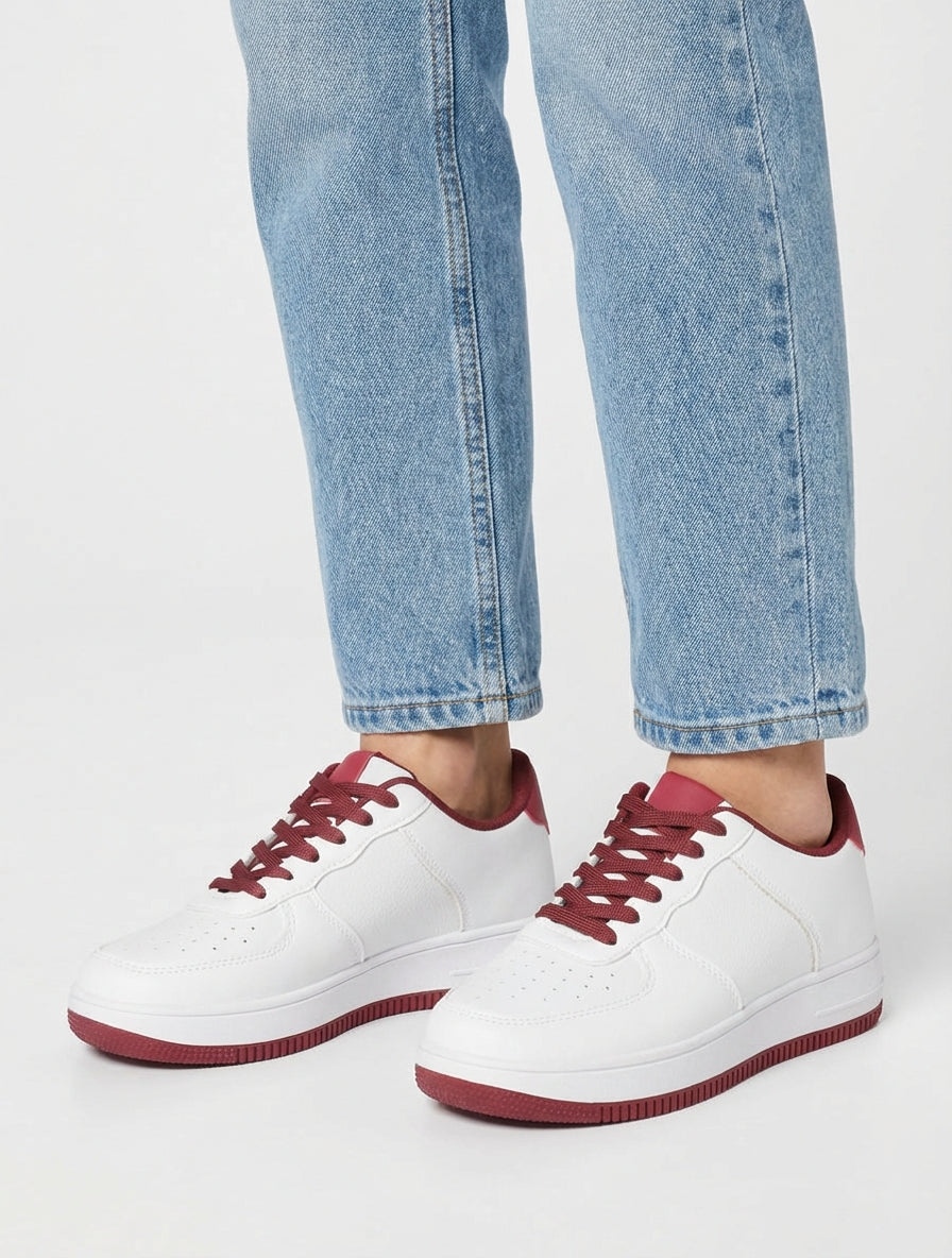 Sneakers met contrasterende hielversteviging - Rood