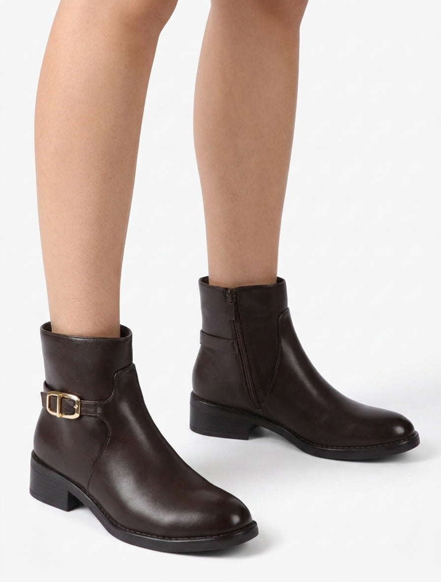 Enkelboots van imitatieleer met metalen gesp - Chocolade