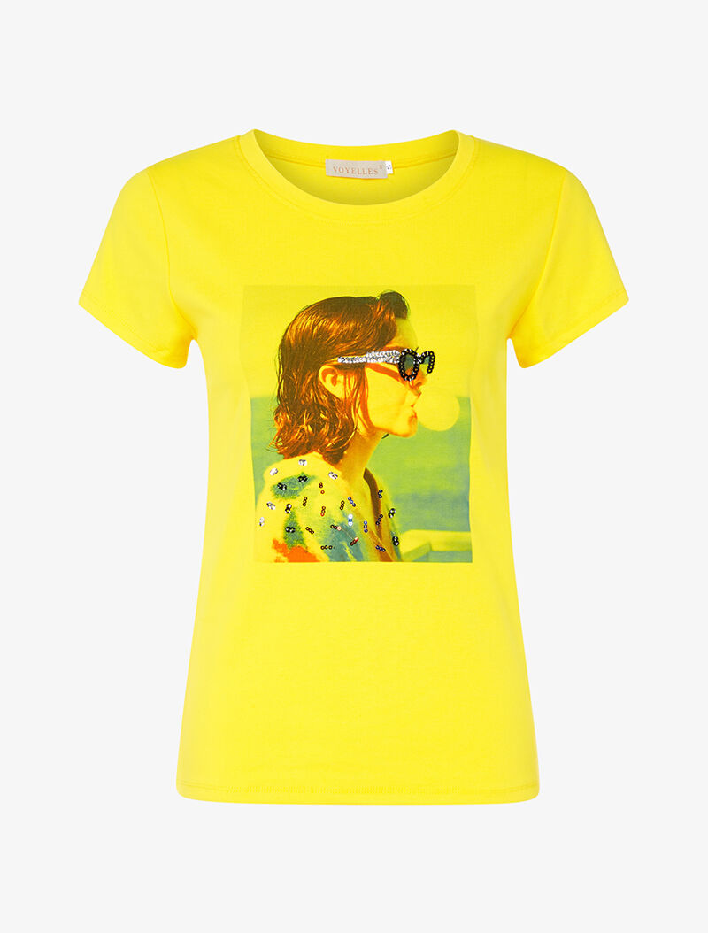 T-shirt portrait à la plage - jaune - 1