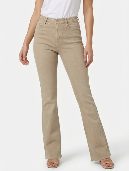Hoog getailleerde jeans met onafgewerkte zoom. - Beige