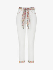 Hoog getailleerde slim fit jeans met fantasiezakken - Wit