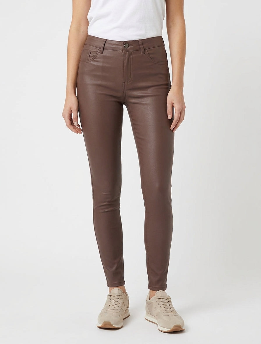 Slim fit broek in gecoat imitatieleer - Bruin