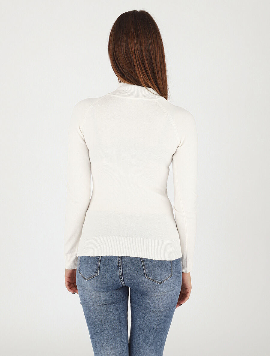 Pull fin uni et boutons décoratifs - Blanc - 5