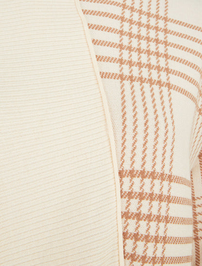 Pull ample motif carreaux et bord asymétriques - Beige - 3