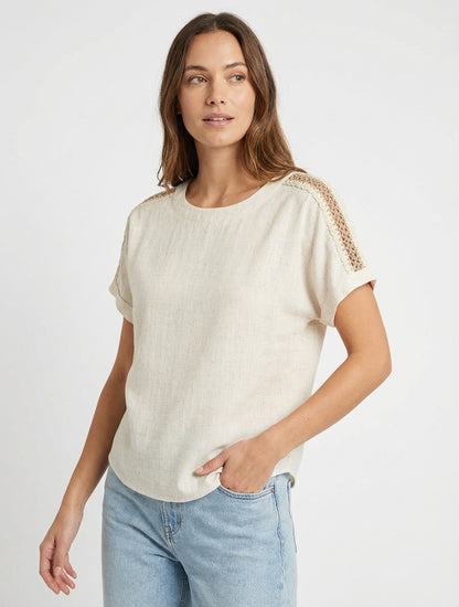 Top met korte mouwen en opengewerkte borduursels - Crème