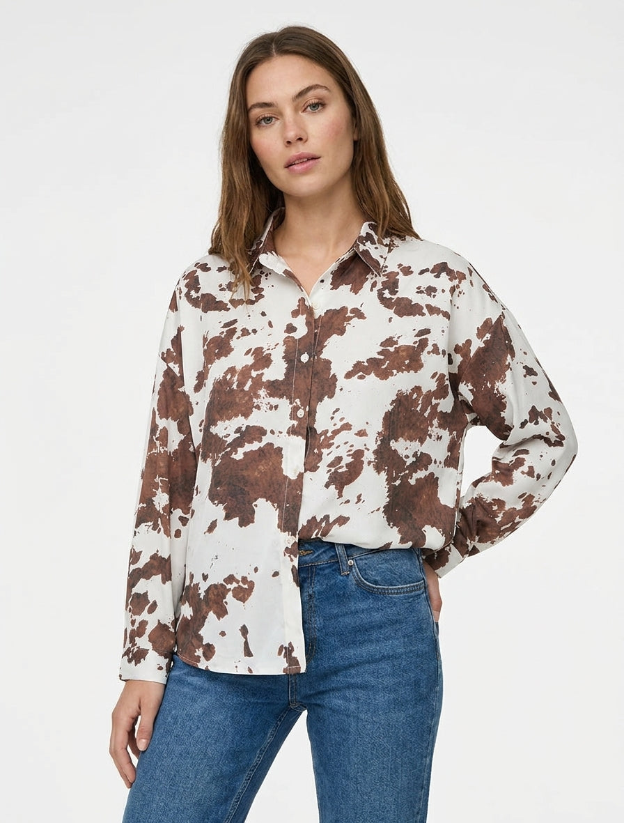 Satijnen blouse met koeienprint - Bruin