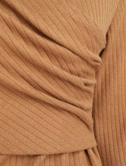 Pull fin côtelé à cache-cœur stylisé - Camel - 3