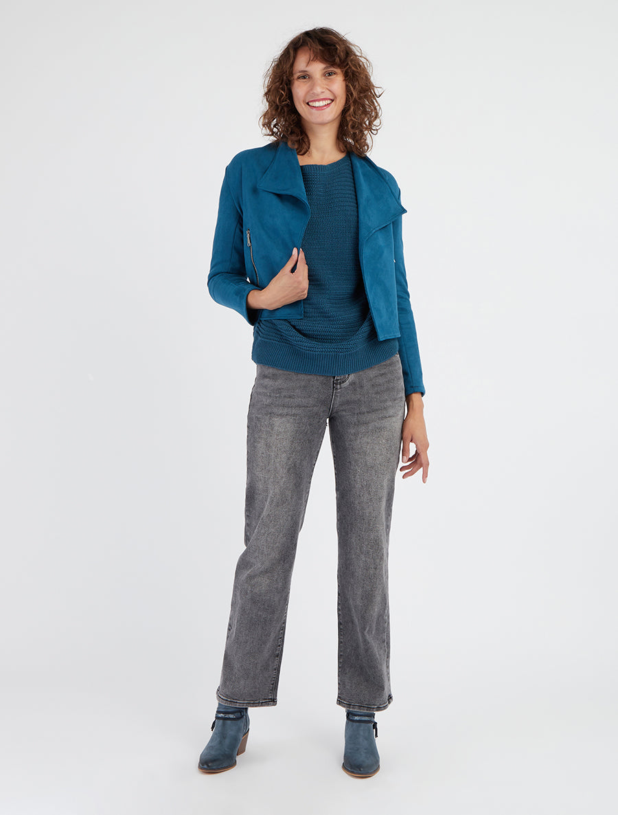 Suède jasje met decoratieve ritszakken - Eendenblauw