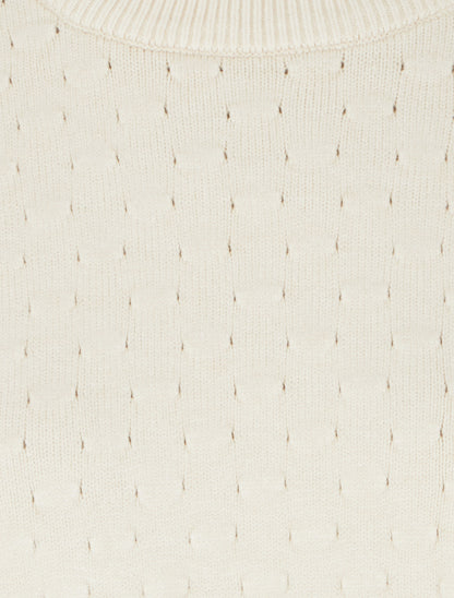 Pull court et ample en maille texturée - Écru - 3
