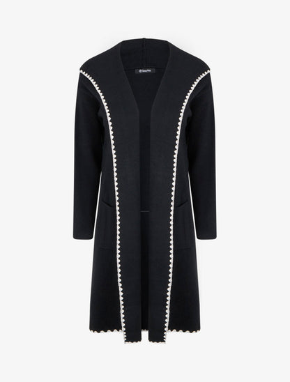 Lang vest met capuchon en geborduurde bies. - Zwart
