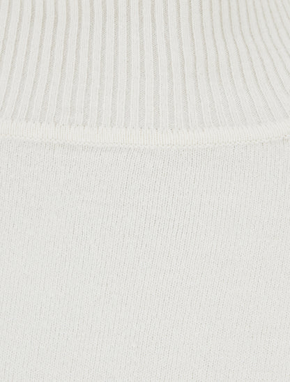 Pull ajusté à col montant et boutons - Écru - 3