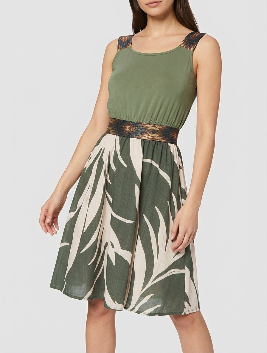 Grafische printjurk met fantasie-elastische taille. - Kaki