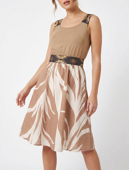 Grafische printjurk met fantasie-elastische taille. - Kameel