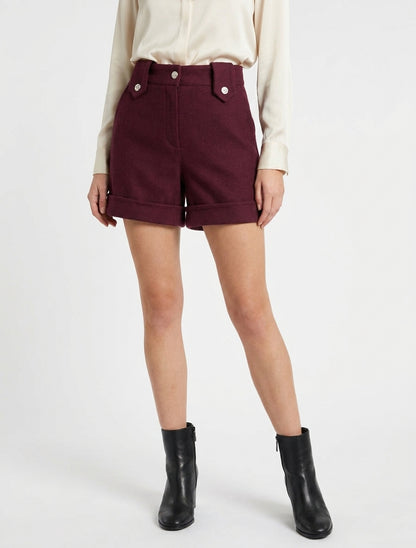 Rechte short met zoom en decoratieve knopen - Wijnrood