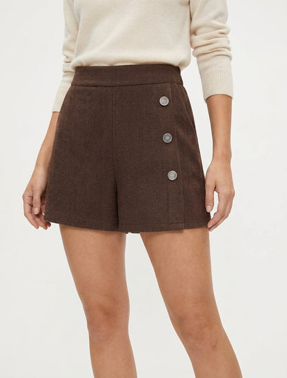 Hoog getailleerde vilten short met decoratieve knopen - Bruin