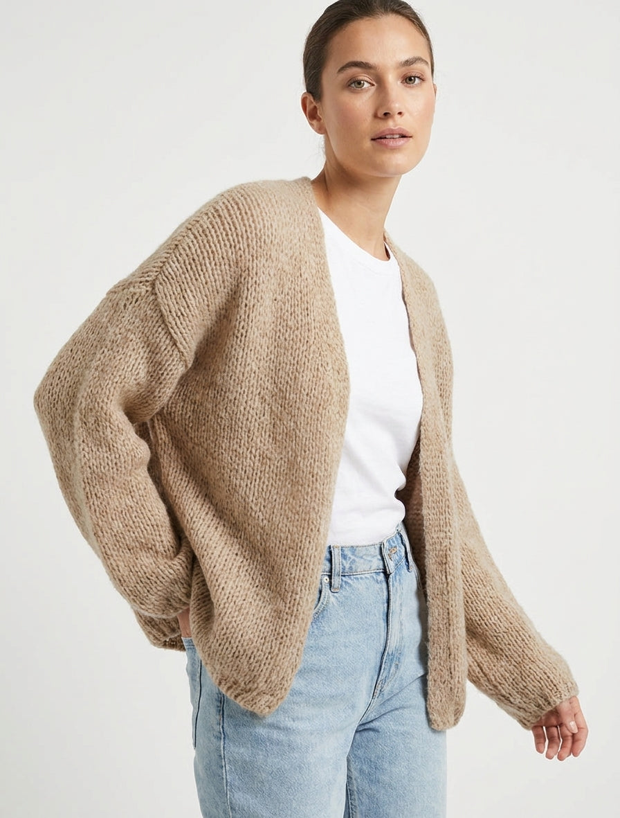 Open vest van grof gebreid materiaal met een ruime pasvorm - Beige