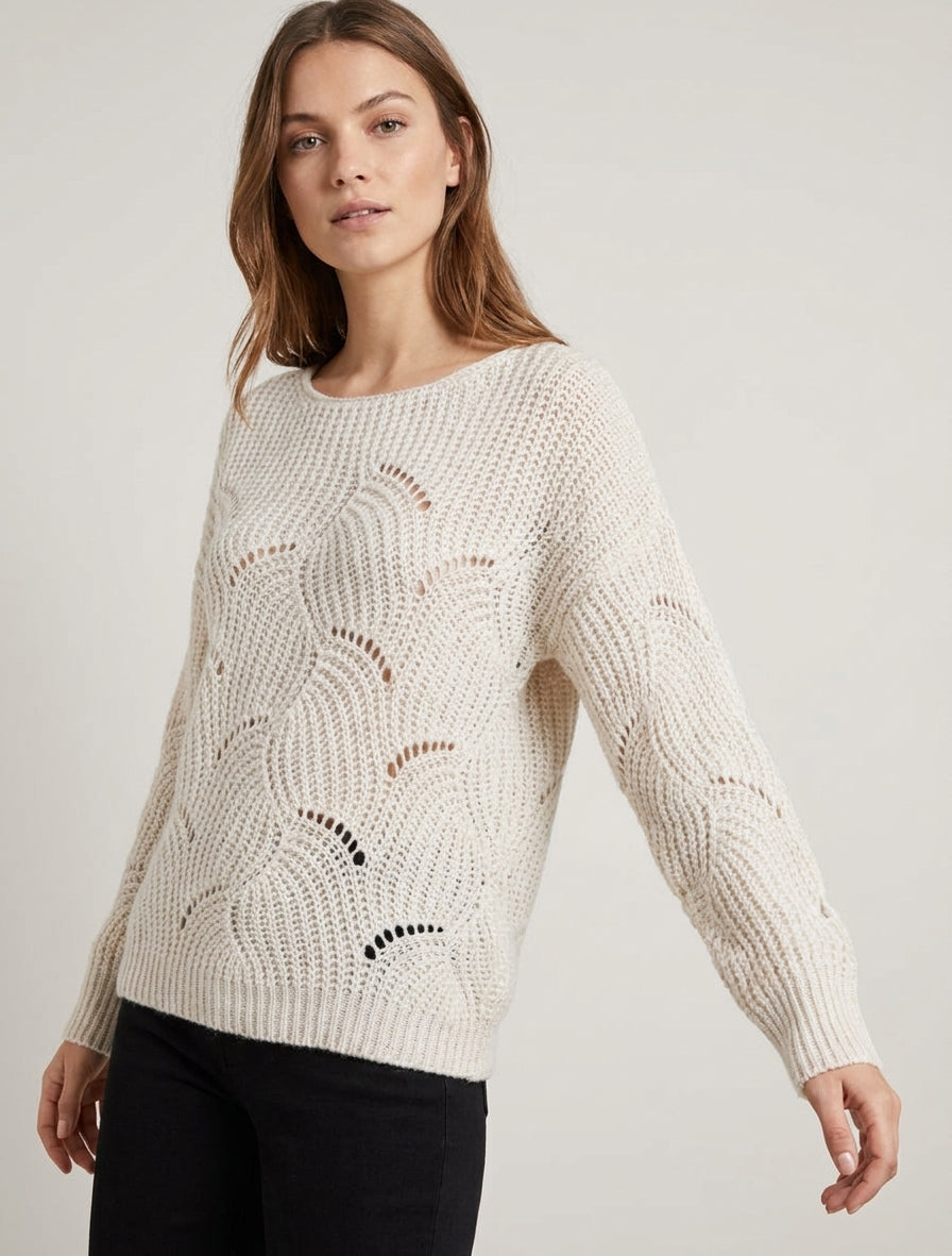 Ruime trui van opengewerkt fantasietricot. - Ecru