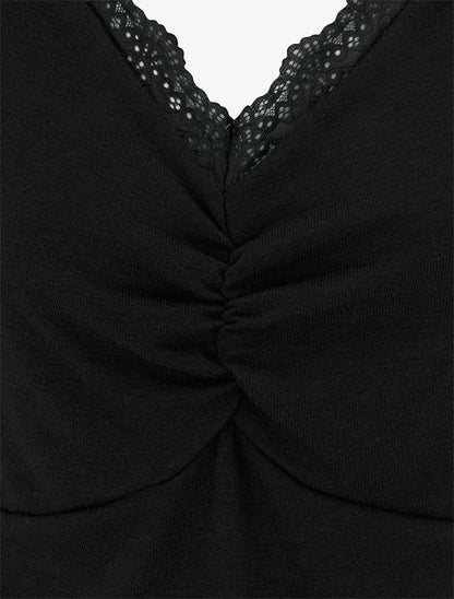 Pull fin à col V en dentelle - Noir - 3