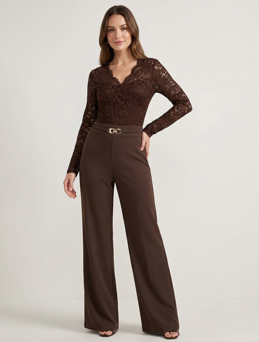 Kanten jumpsuit met sierlijke juweelgesp - Bruin