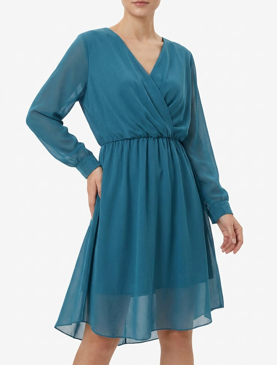 Uitlopende jurk van voile met overslagkraag - Eendenblauw