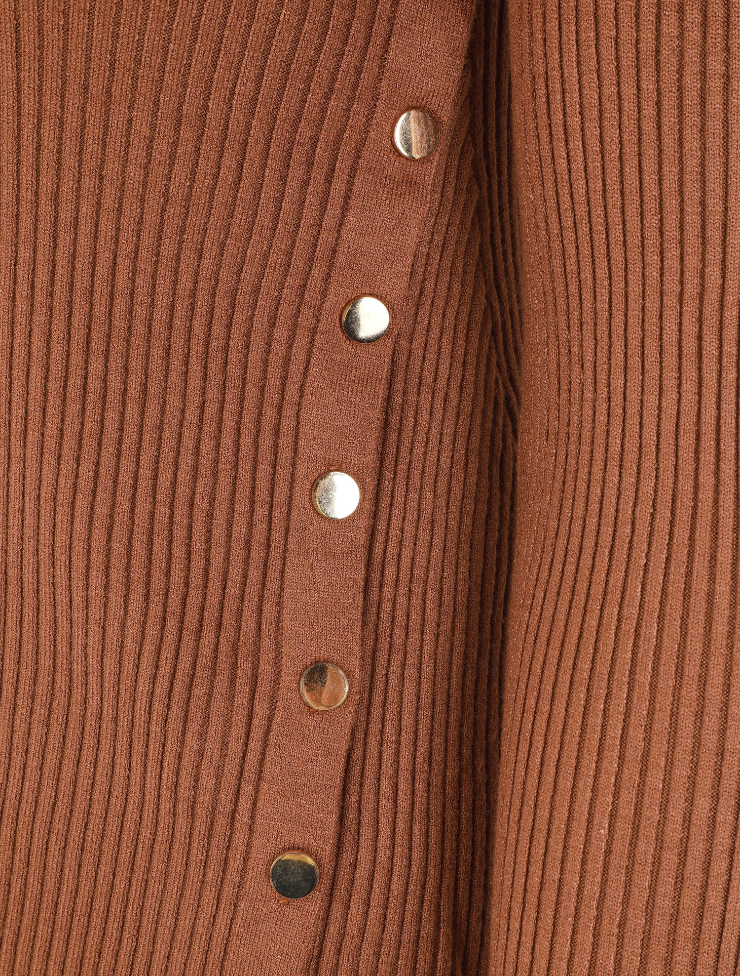 Pull uni côtelé à boutons dorés - Marron - 4