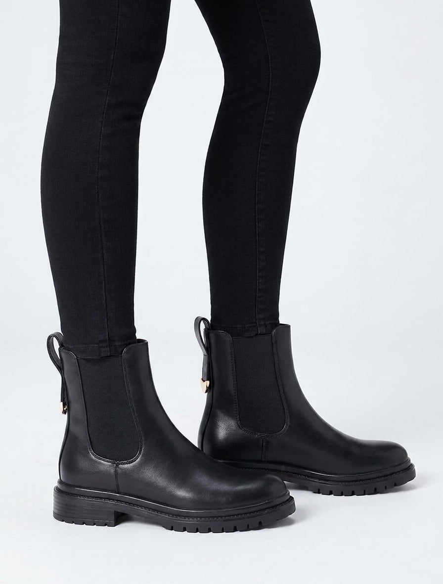 Chelsea boots met gestileerde hielversteviging - Zwart