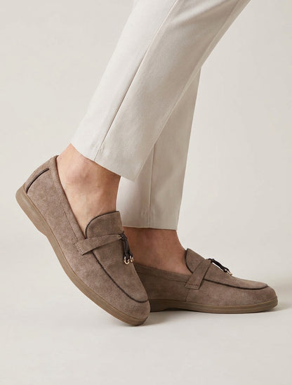 Suède loafers met decoratieve gesp - Donker molenkleurig