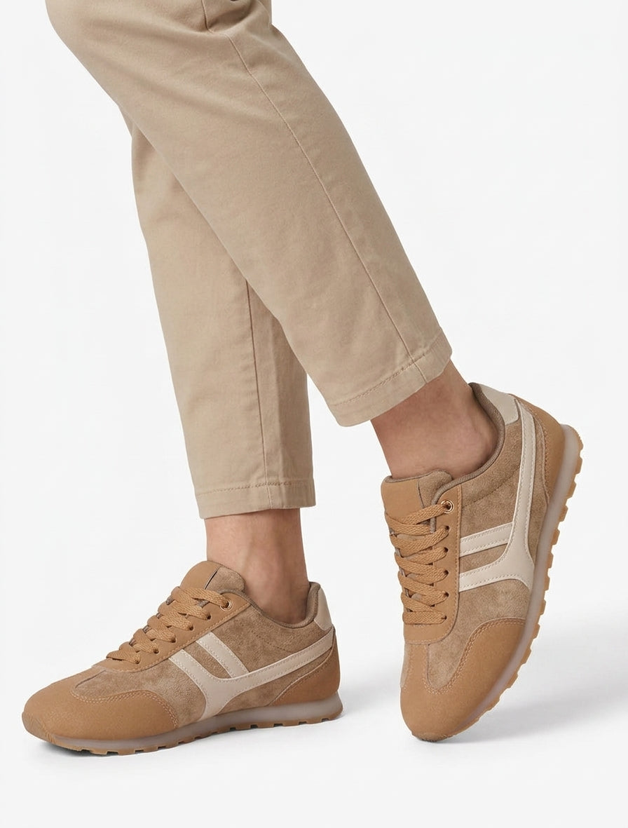 Effen sneakers van suèdine - Kameel