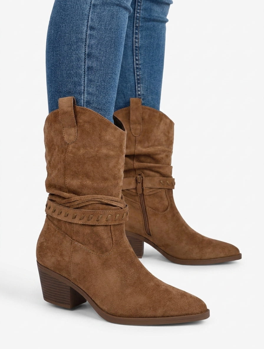 Suède enkellaarsjes in cowboylaarzen stijl - Kameel