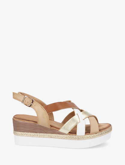 Sleehak sandalen met gekruiste bandjes - Kameel