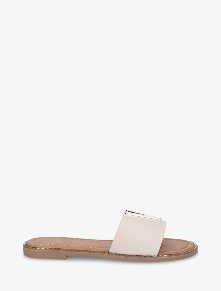 Claquettes en simili à empiècement bijou V - Beige - 1