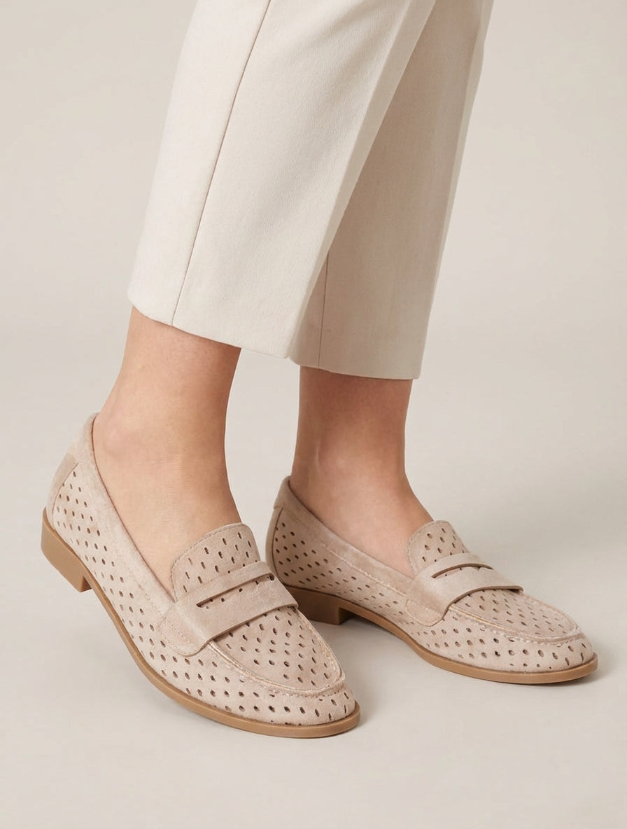 Geperforeerde mocassins van suèdine - Beige