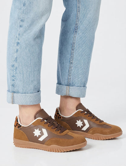 Sneakers met sterinzetstukken - Kameel