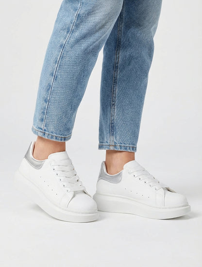 Sneakers met contrasterende hielversteviging - Wit/zilver