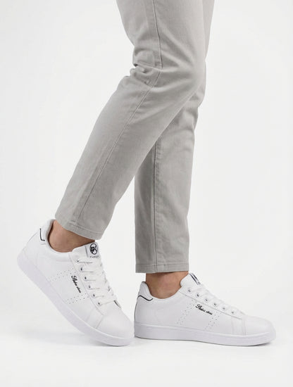 Sneakers van imitatieleer met geborduurde inscriptie - Wit