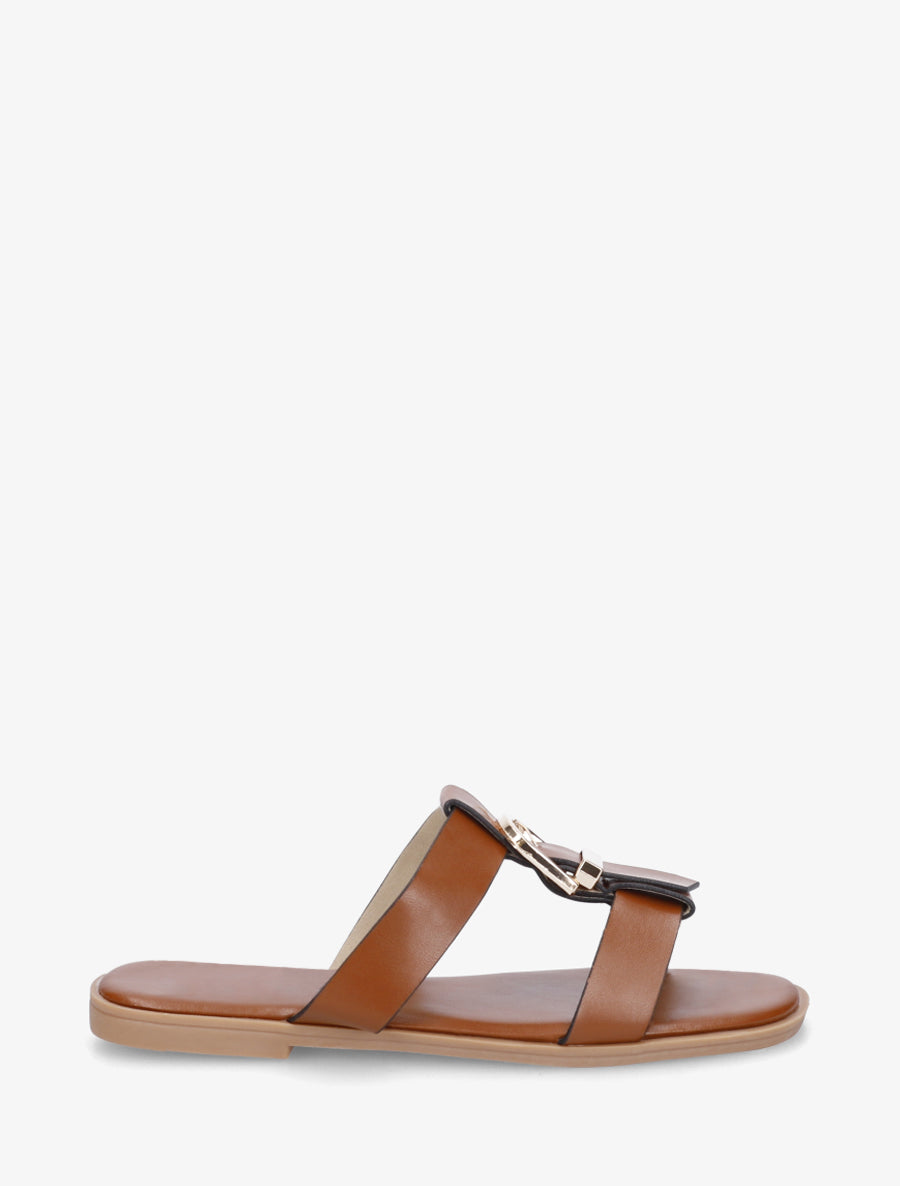 Nu-pieds en simili à boucle décorative - Camel - 1