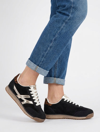 Suède sneakers met luipaardprint hielstuk - Zwart