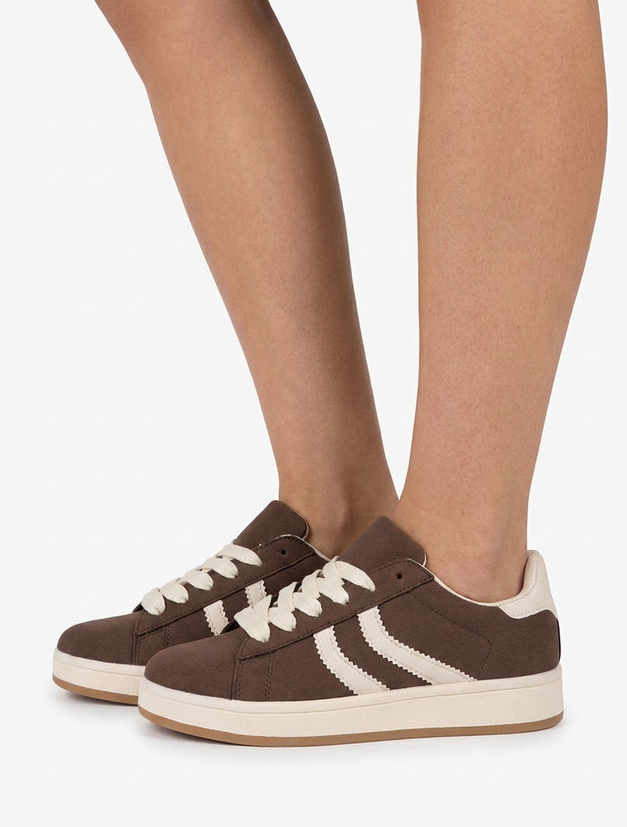Sneakers van nubuckeffect met gekartelde banden - Bruin