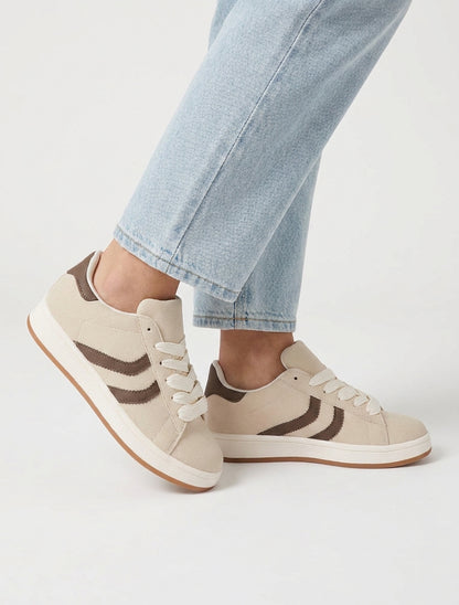 Sneakers van nubuckeffect met gekartelde banden - Beige