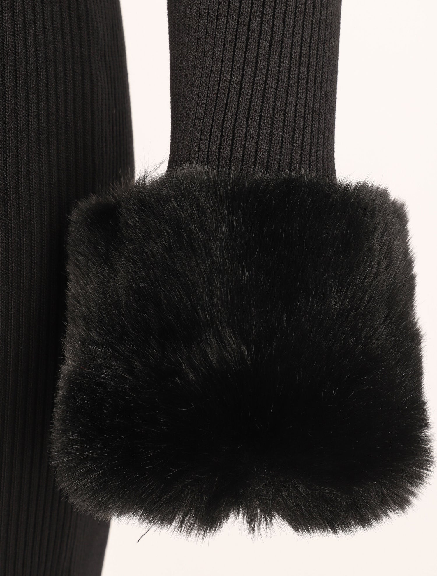 Robe pull à encolure coeur et poignets en fausse fourrure - Noir - 3