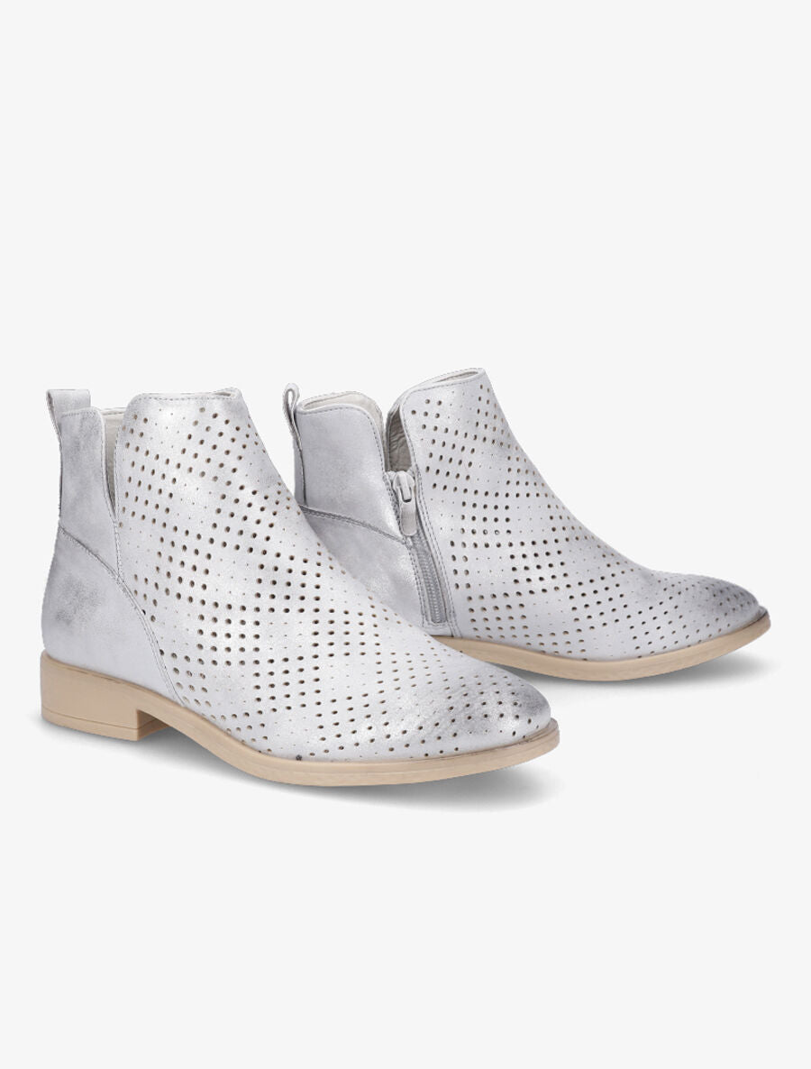 Bottines en simili perforé et chevilles fendues - Gris clair/argent - 4